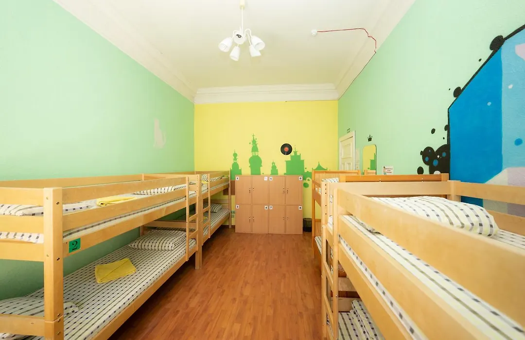 Mr. Hostel-1